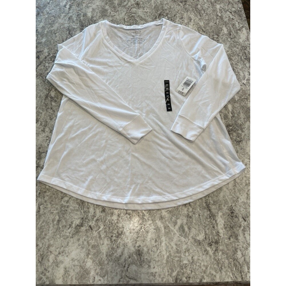 NWT Torrid White Long Sleeve V-Neck Girlfriend Tee Super Soft Size 00 (M/L) 10